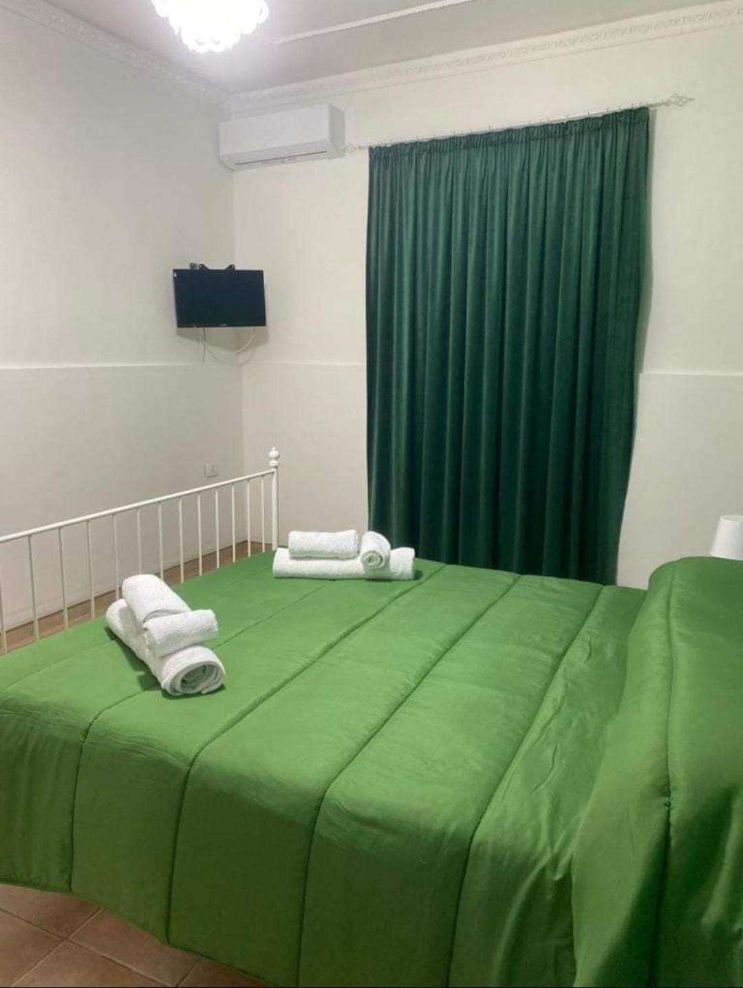 Casa Vacanze Paola 恩佩多克莱港 外观 照片